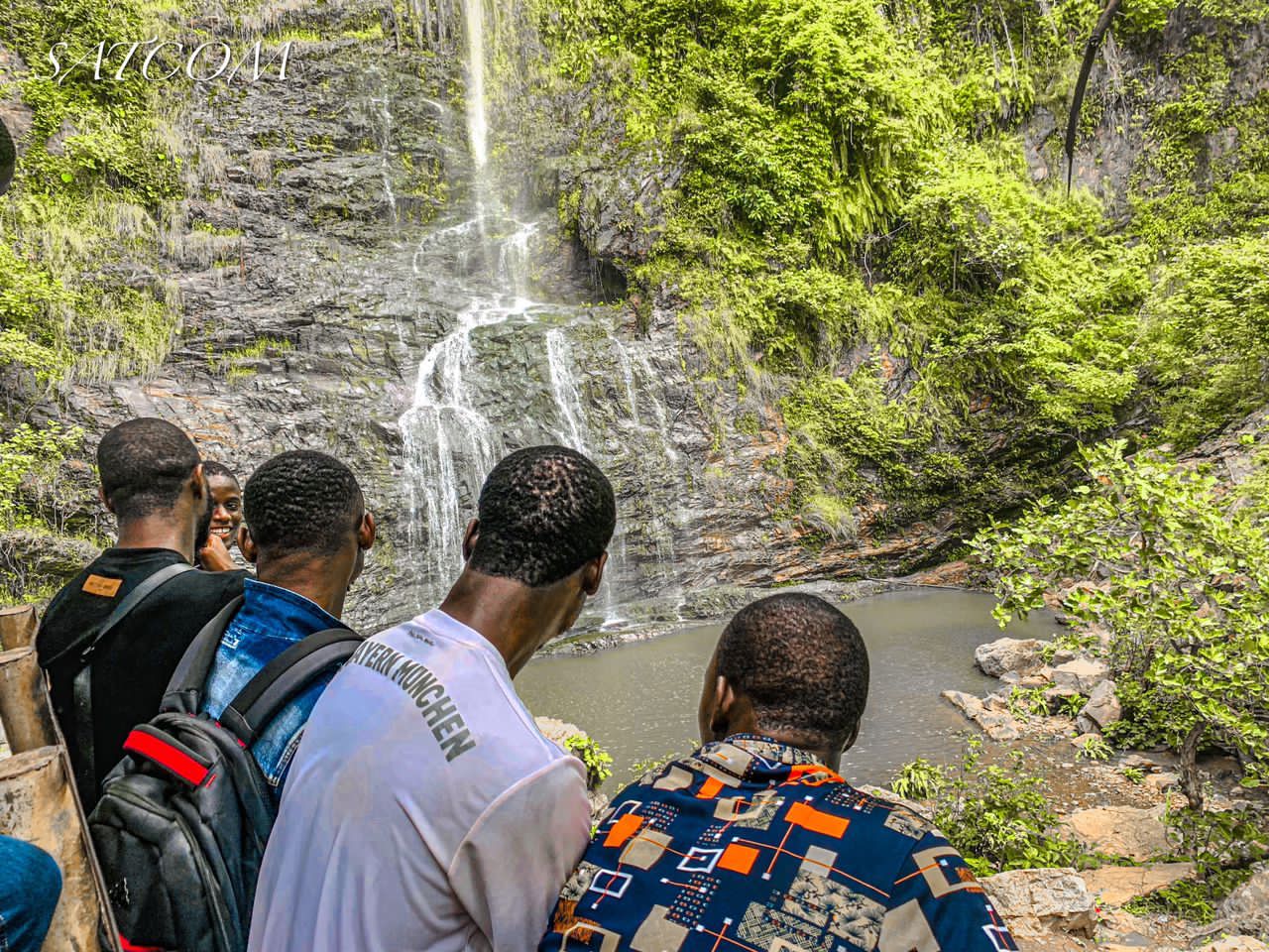 Air terjun Owu, dilawati oleh sarjana muda Nigeria