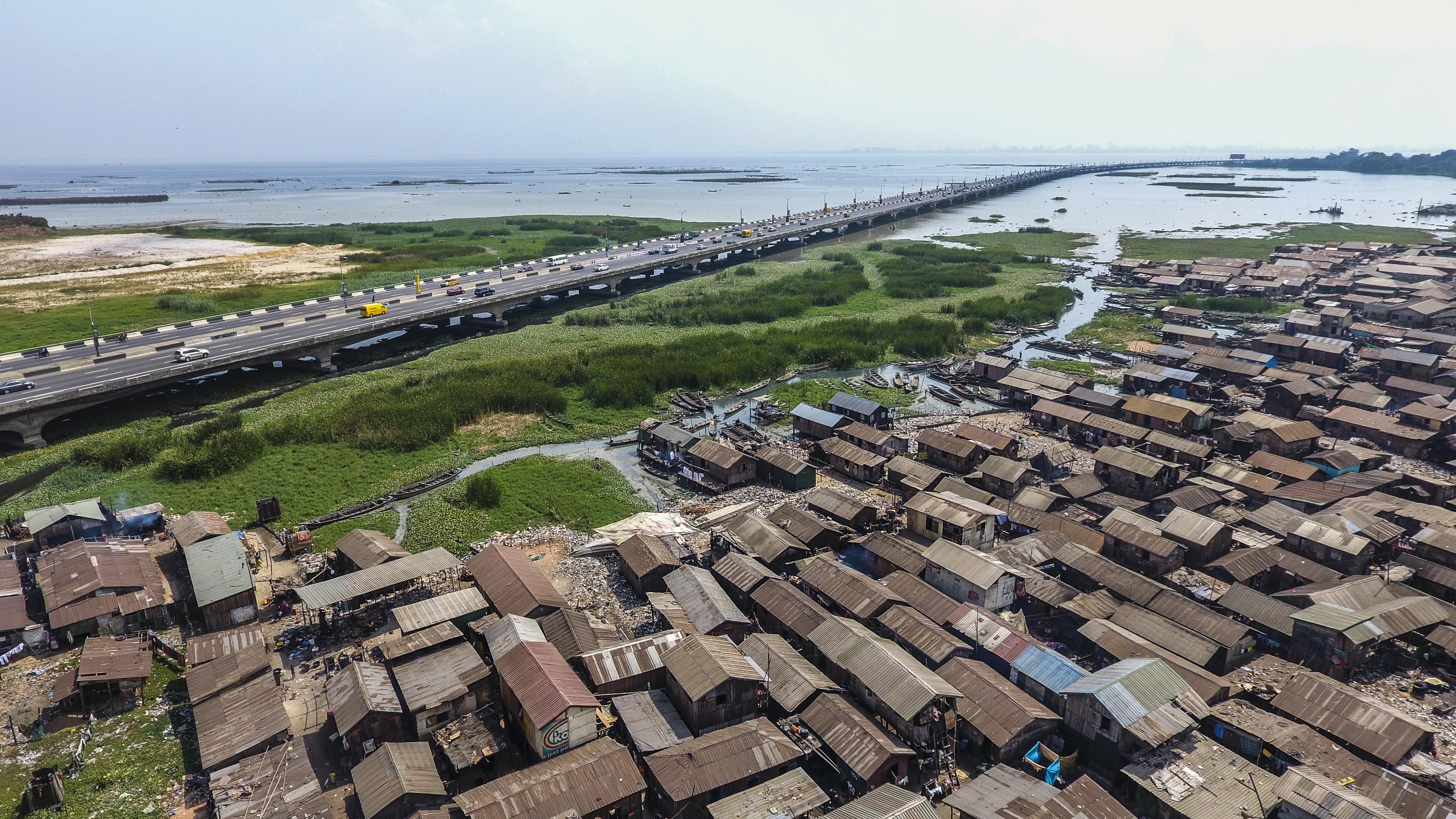 Jambatan Tanah Besar Ketiga merentasi lagun Lagos