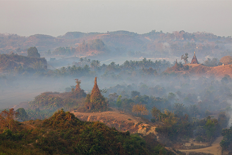 Kuil-kuil di Mrauk U.