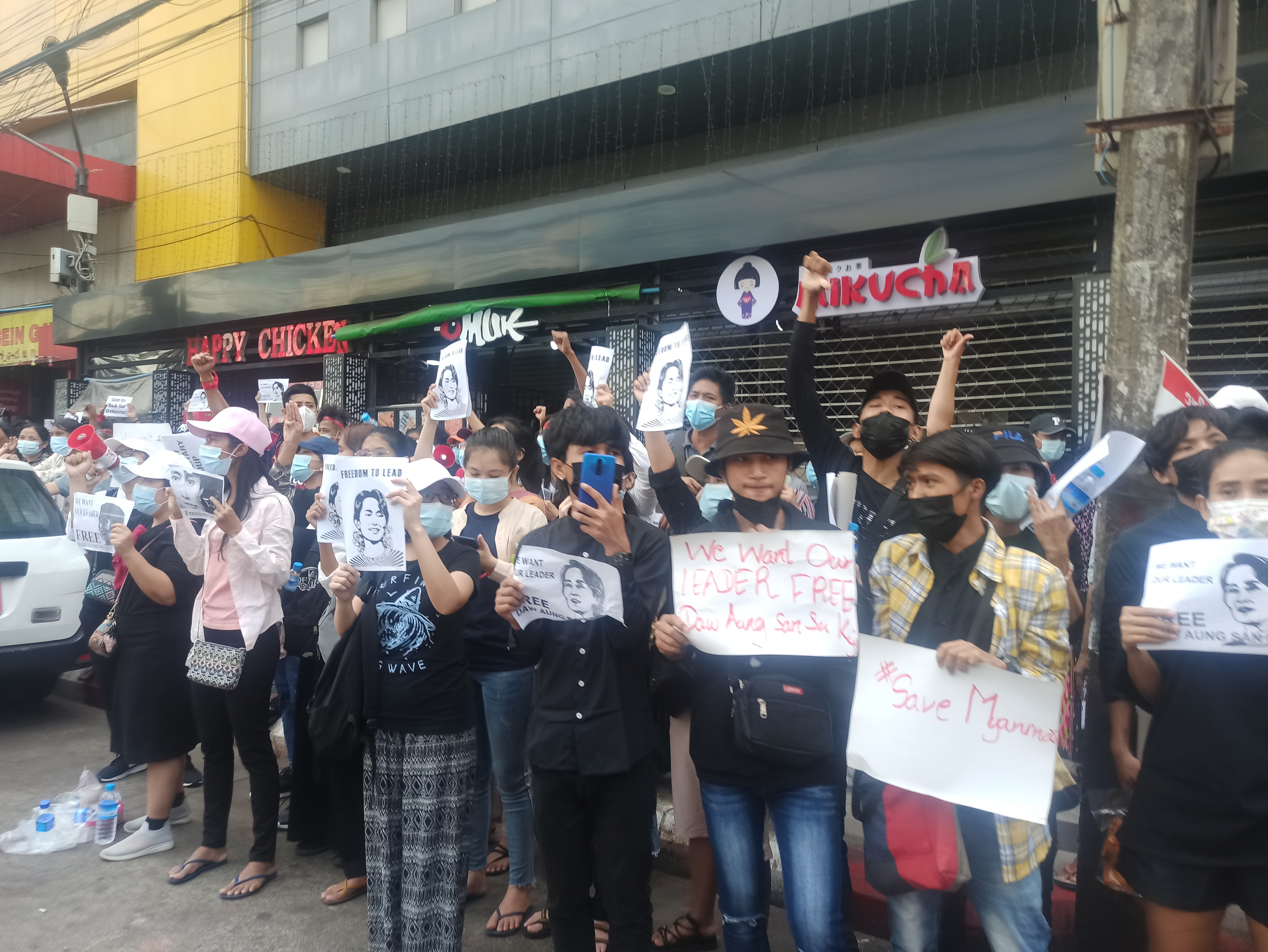 Penunjuk perasaan menentang rampasan kuasa tentera di Myanmar.