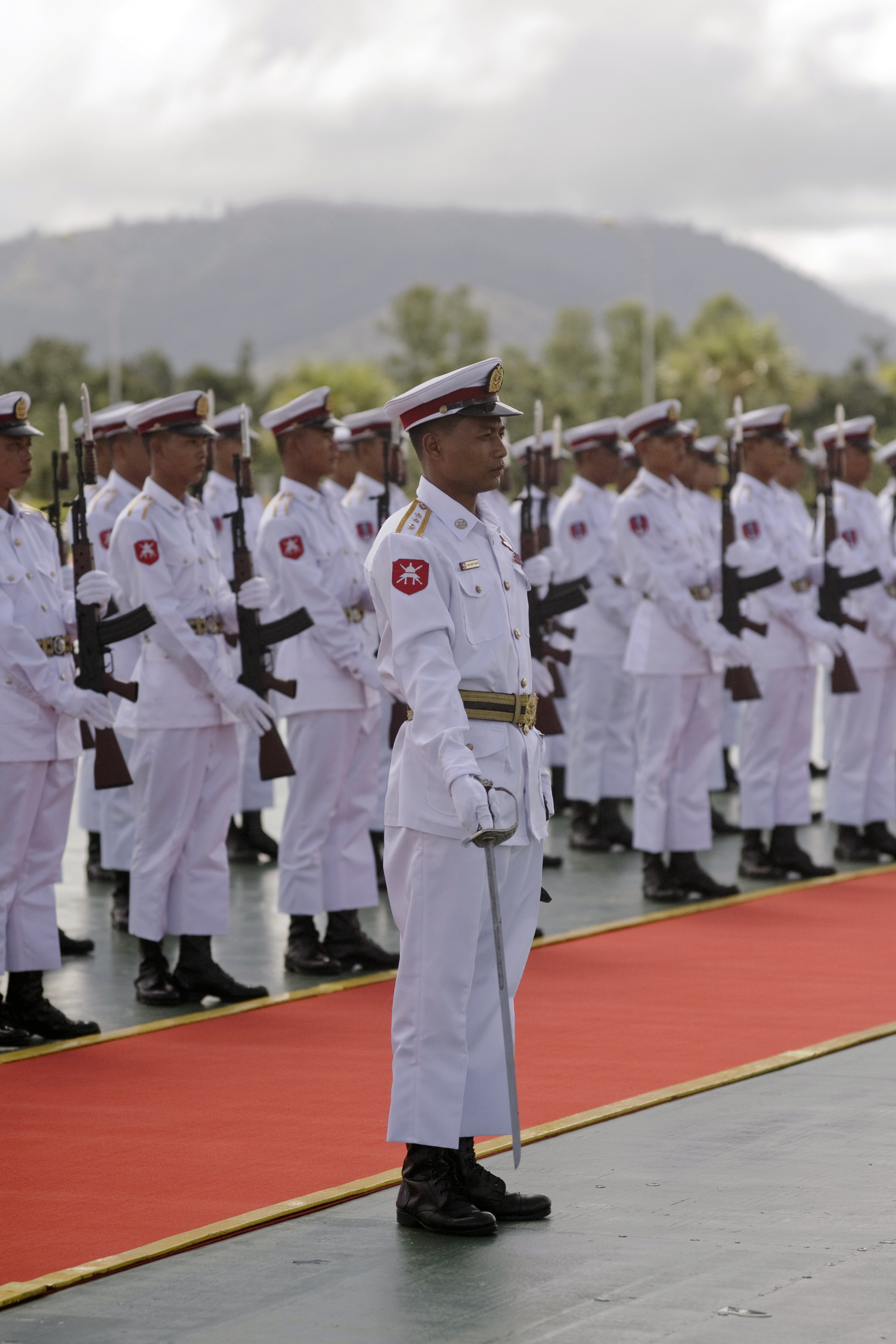 Kakitangan Tentera Myanmar semasa majlis resepsi di Naypyidaw (2010).