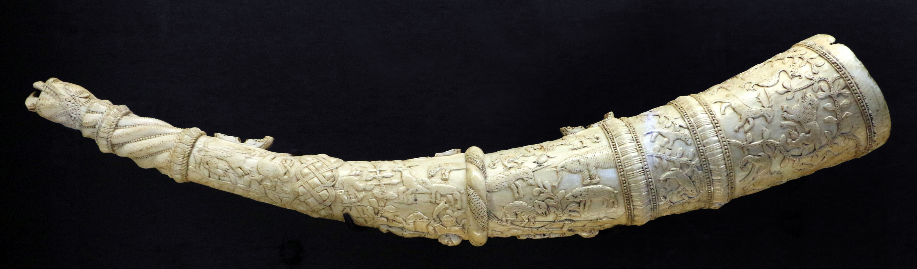 Ukiran gading Sapi dari Sierra Leone, sekitar 1490-1510 Masihi.