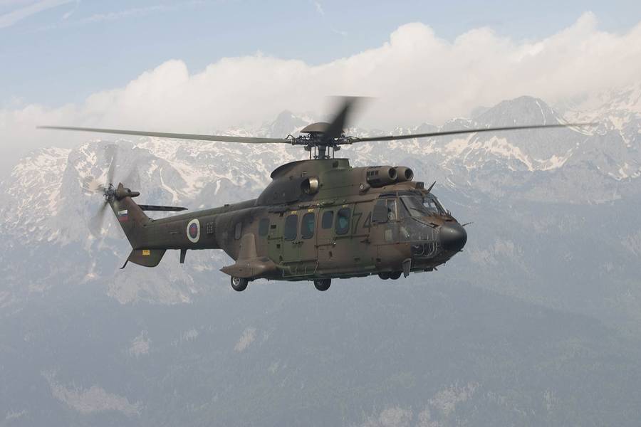 Máy bay trực thăng quân sự Eurocopter AS532 Cougar của Quân đội Slovenia.