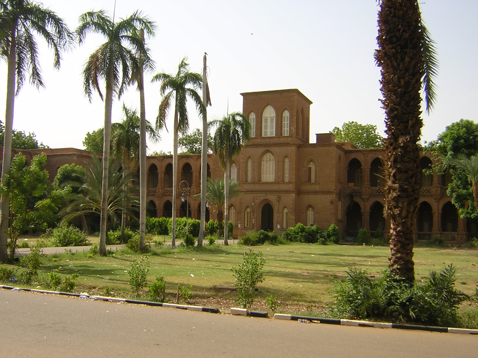 Universiti Khartoum, ditubuhkan sebagai Kolej Memorial Gordon pada tahun 1902.