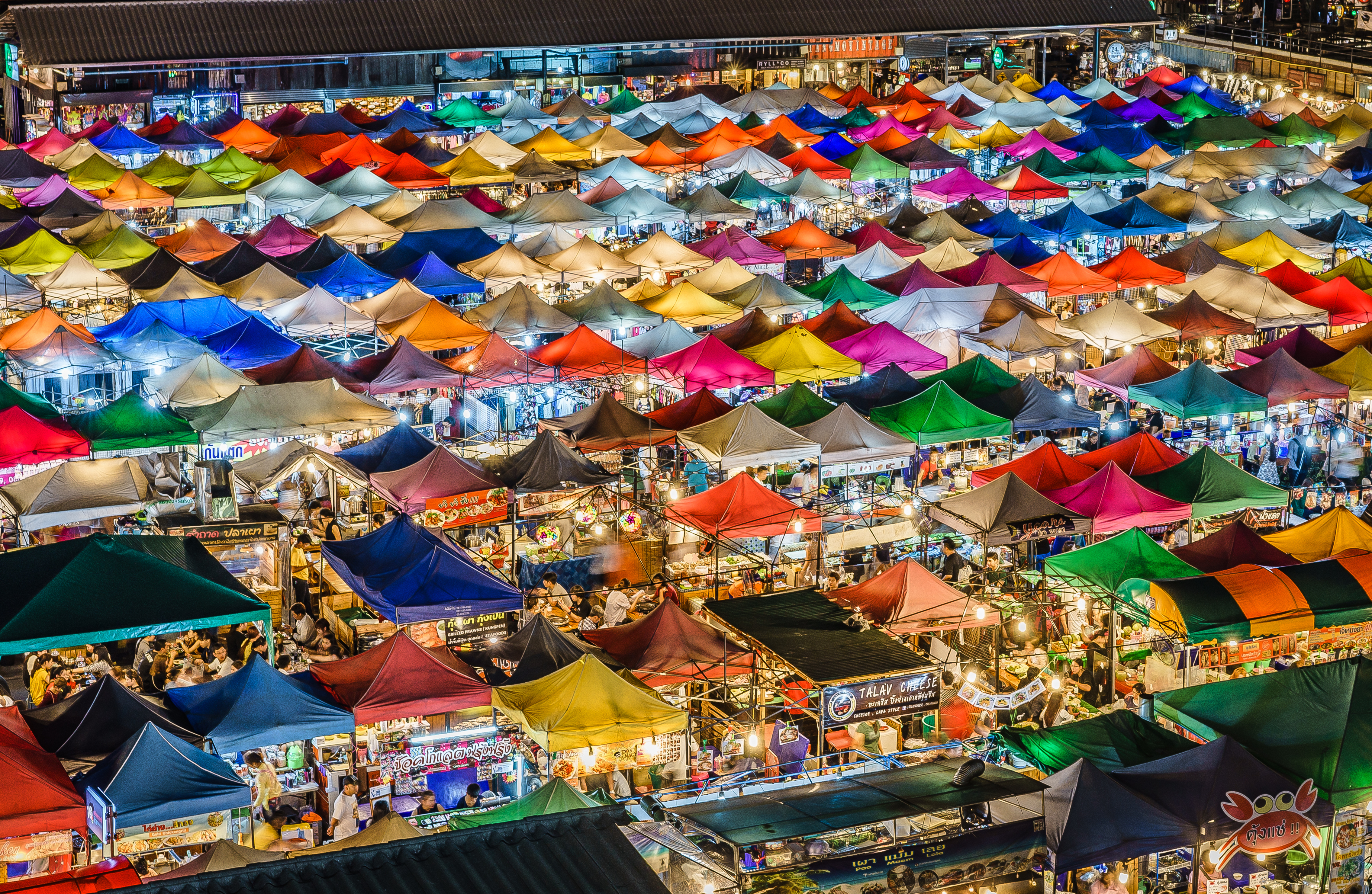 Pasar Malam Kereta Api di Bangkok
