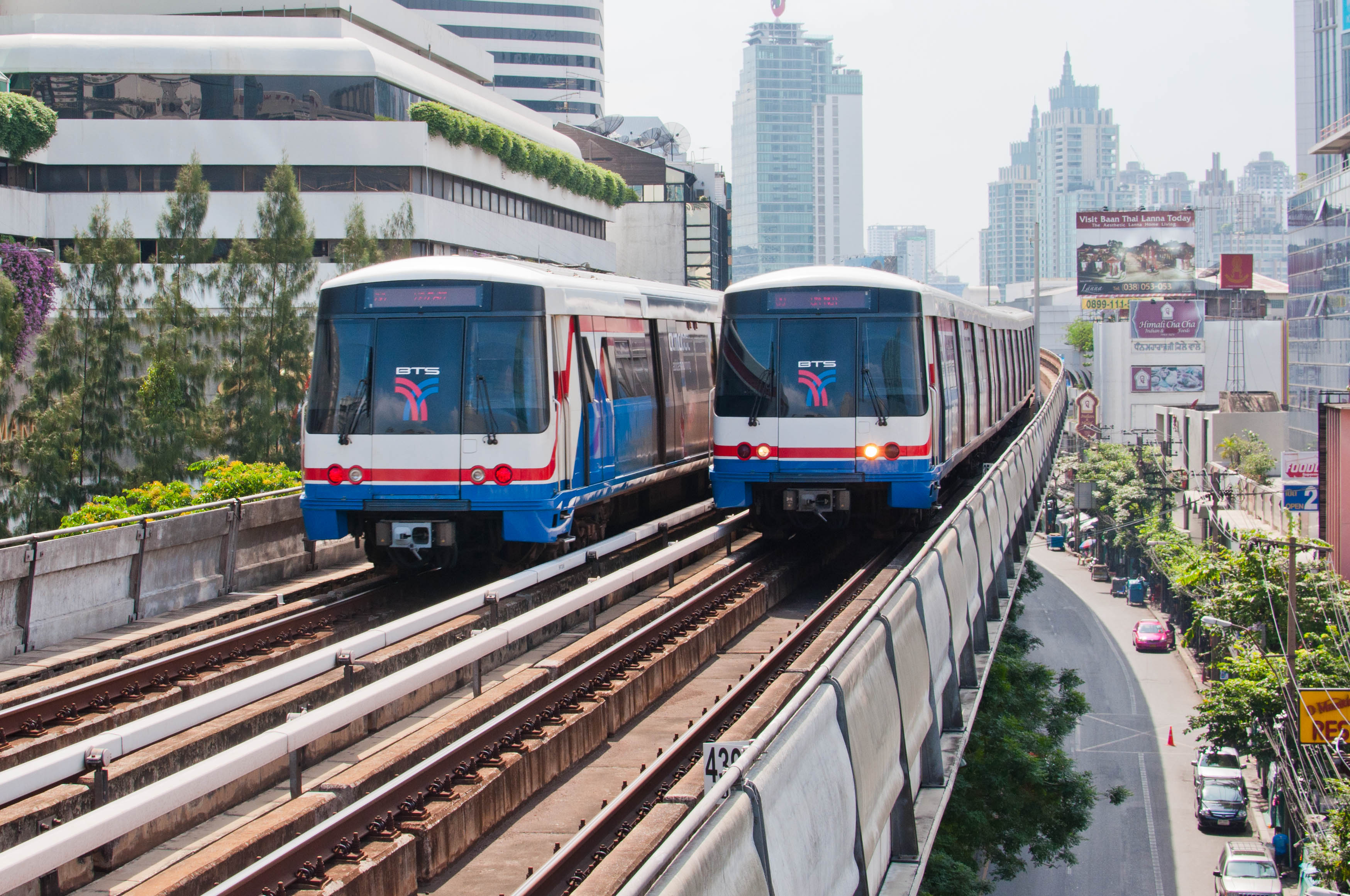 BTS Skytrain ialah sistem transit aliran deras bertingkat di Bangkok.