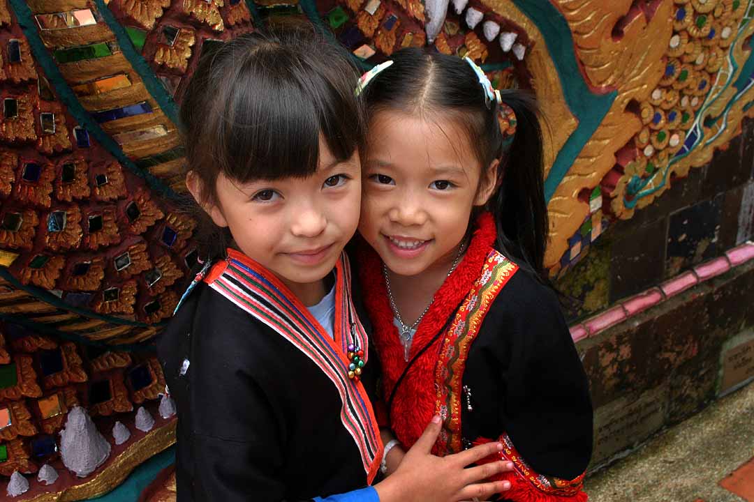 Gadis-gadis puak bukit di Timur Laut Thailand