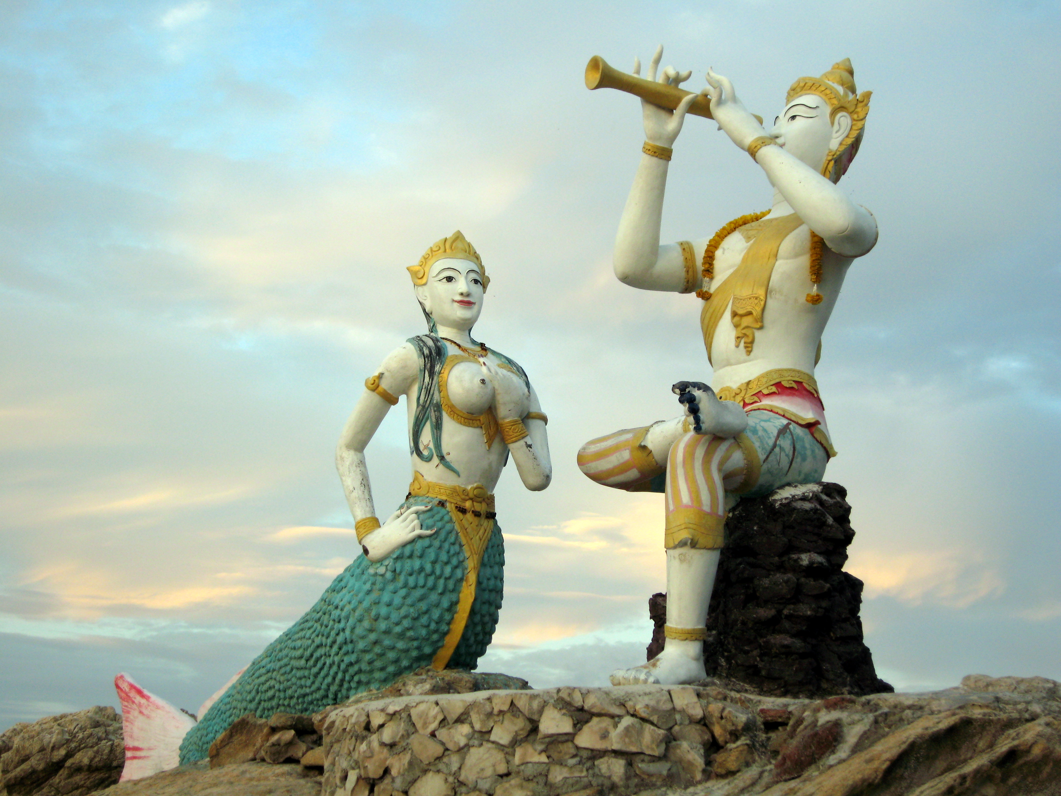 Arca Phra Aphai Mani dan Duyung daripada sajak epik Phra Aphai Mani, sebuah karya Sunthorn Phu