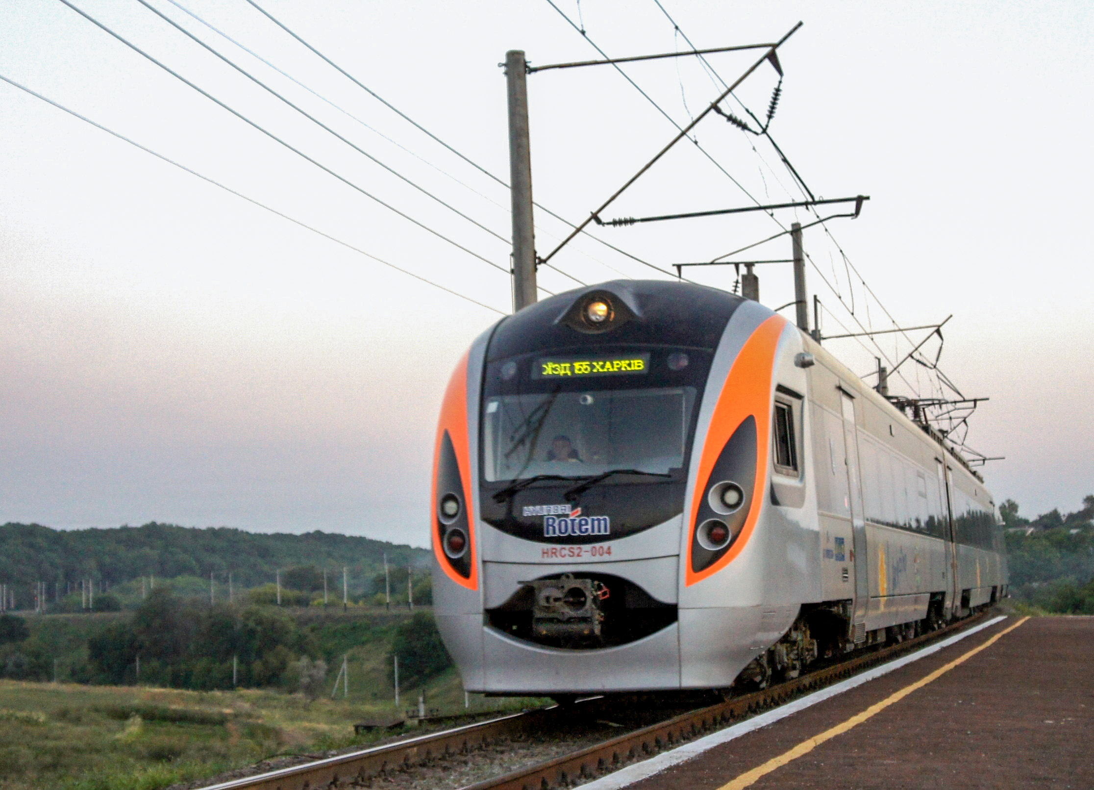 หน่วยรถไฟ HRCS2 การคมนาคมทางรถไฟถูกใช้เป็นอย่างมากในยูเครน