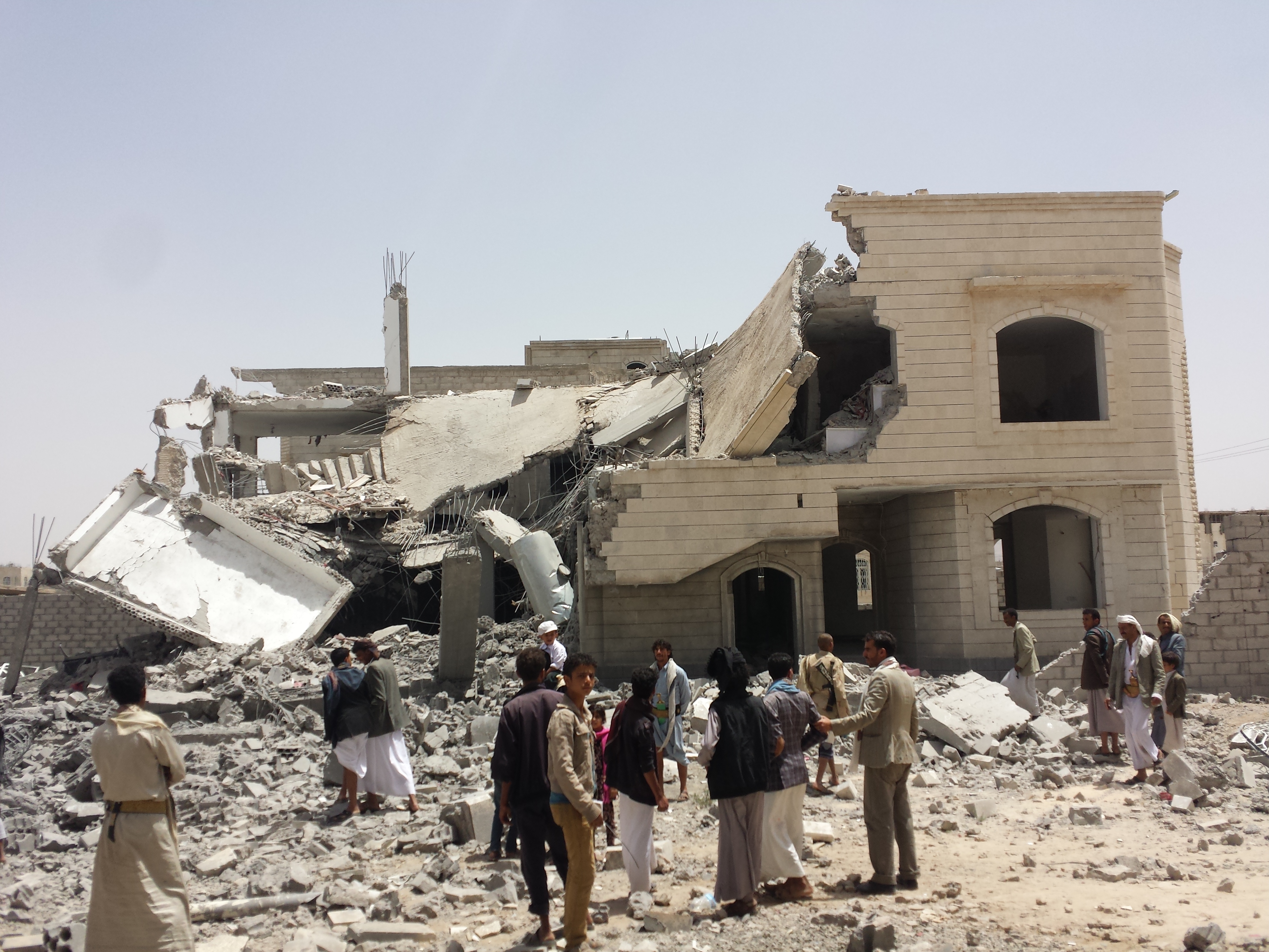 Serangan udara pimpinan Arab Saudi ke atas Sana'a, 12 Jun 2015