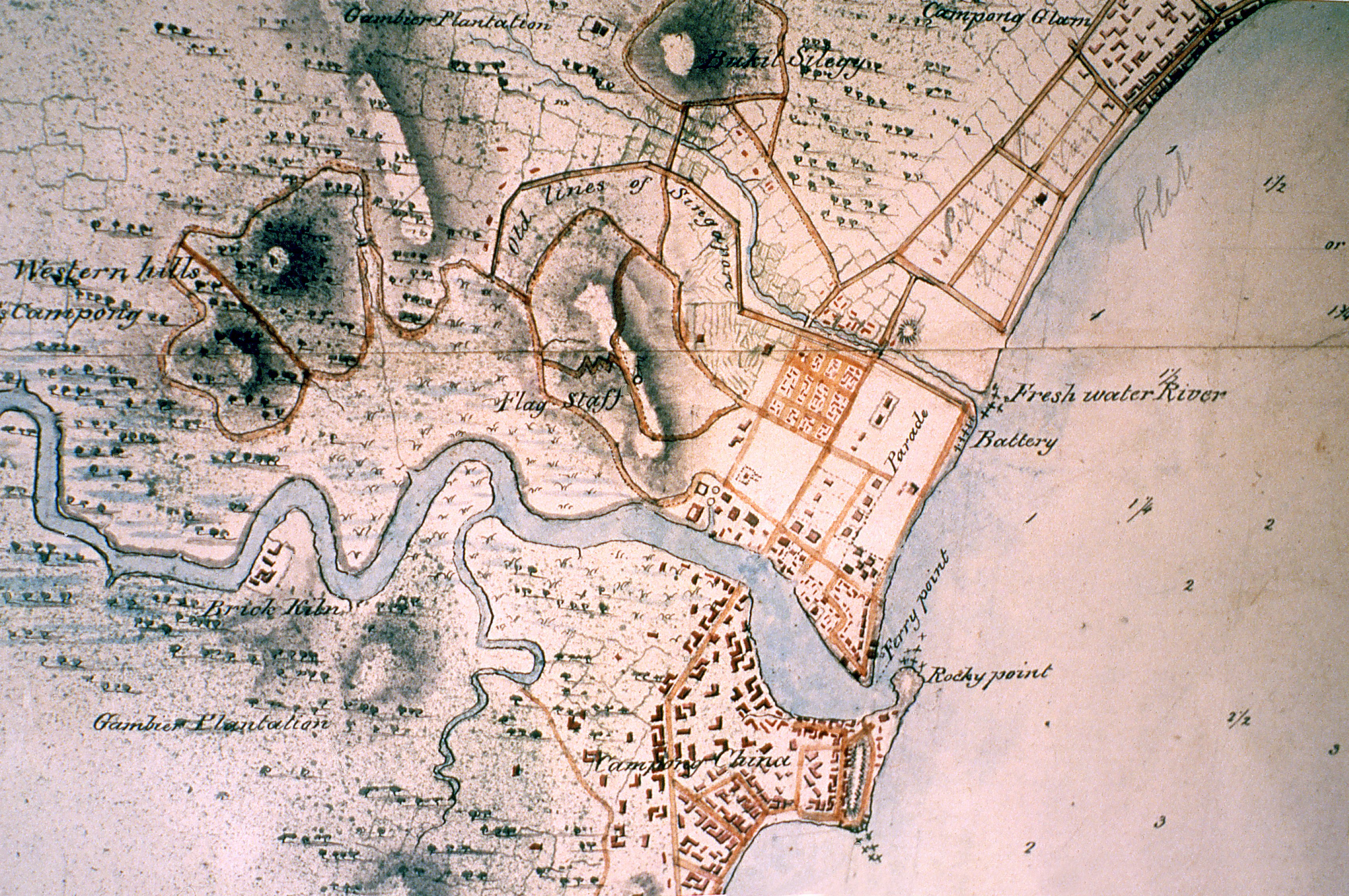 Peta survei tahun 1825. Perdagangan pelabuhan bebas Singapura berada di Sungai Singapura selama 150 tahun. Bukit Fort Canning (tengah) adalah rumah bagi penguasa kuno dan awal kolonialnya.