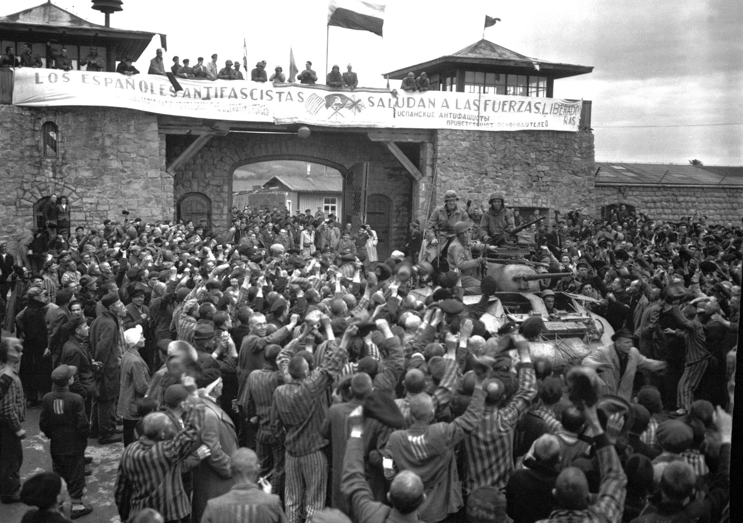 Pembebasan Kem tahanan Mauthausen, 1945