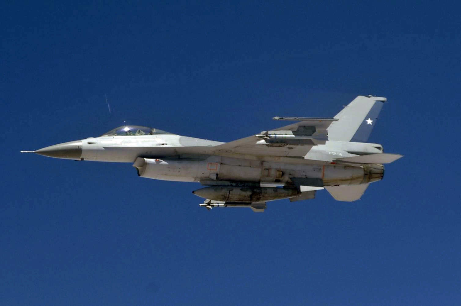 칠레 공군의 F-16 파이팅 팰컨.