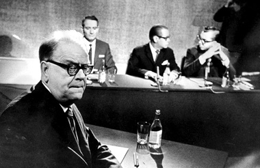 タゲ・エルランデル(左)、1946年から1969年まで与党スウェーデン社会民主労働党の首相