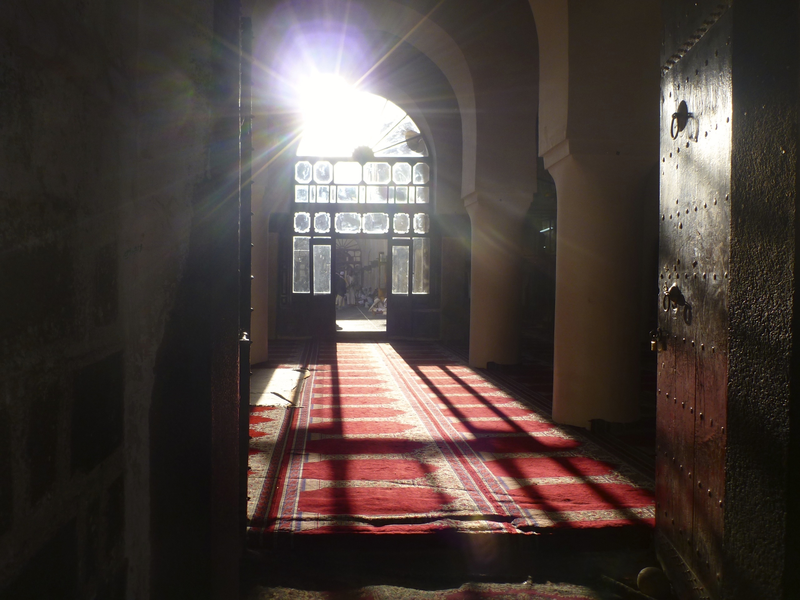Bahagian dalam Masjid Besar Sana'a, masjid tertua di Yaman