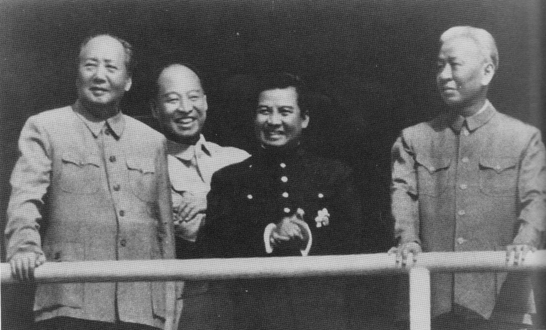 Norodom Sihanouk dan Mao Zedong pada tahun 1956