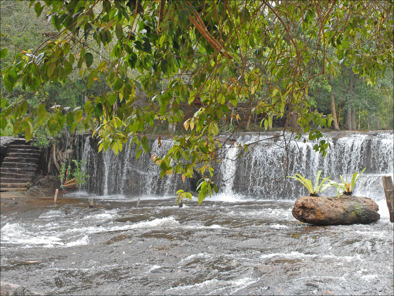 Air terjun di Phnom Kulen