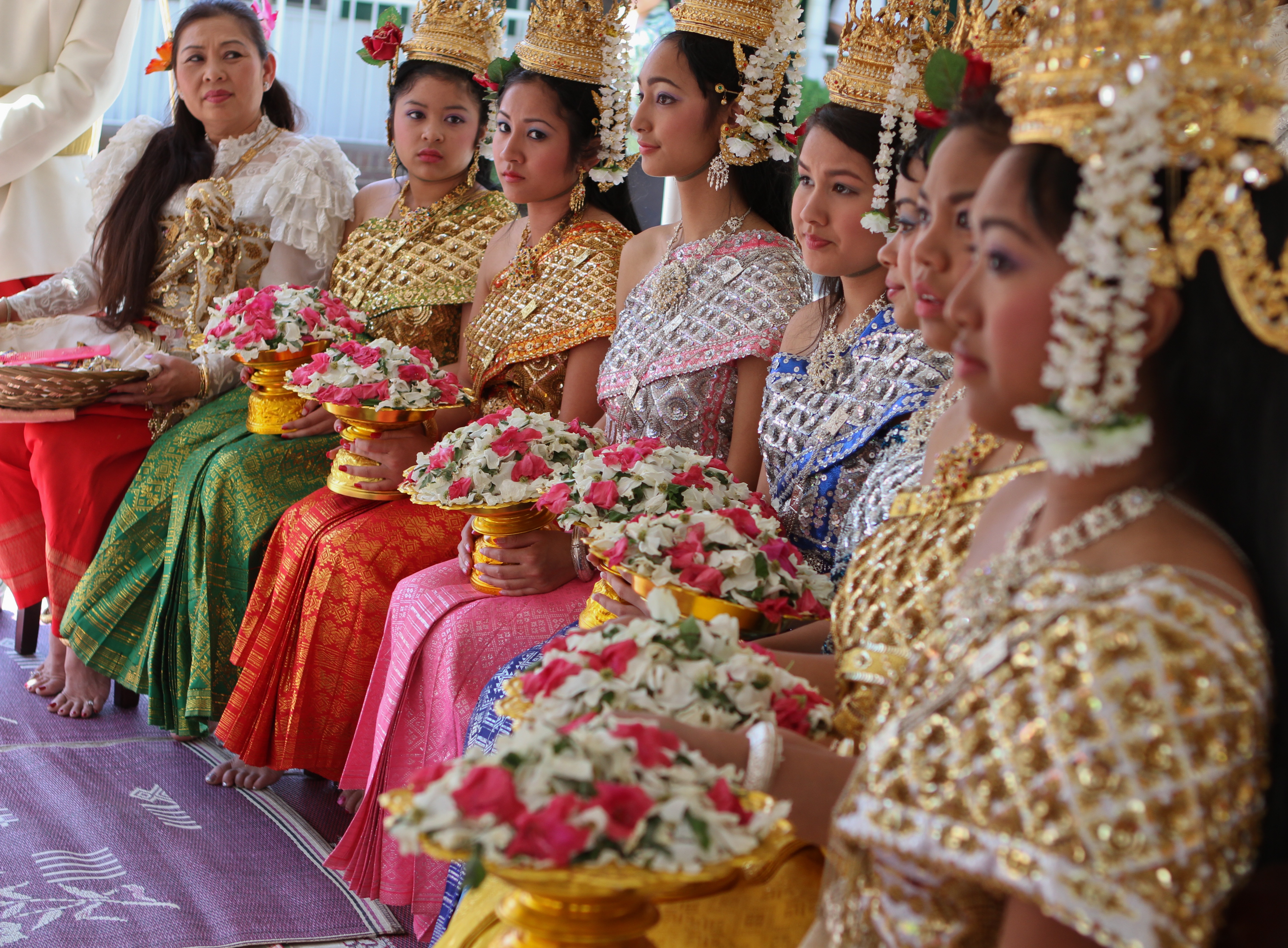Wanita Khmer merayakan Tahun Baru