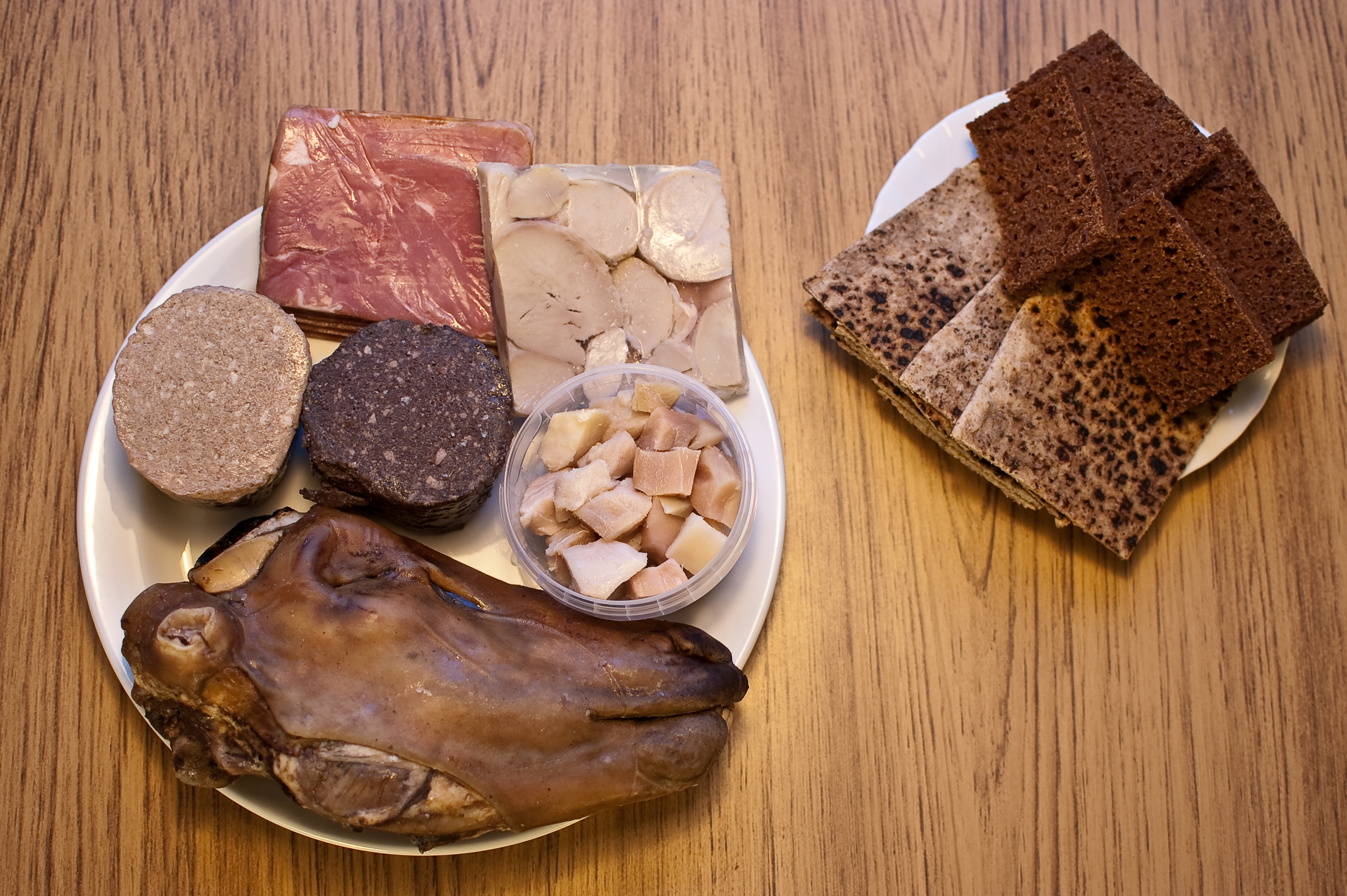 Pelbagai hidangan tipikal Þorramatur