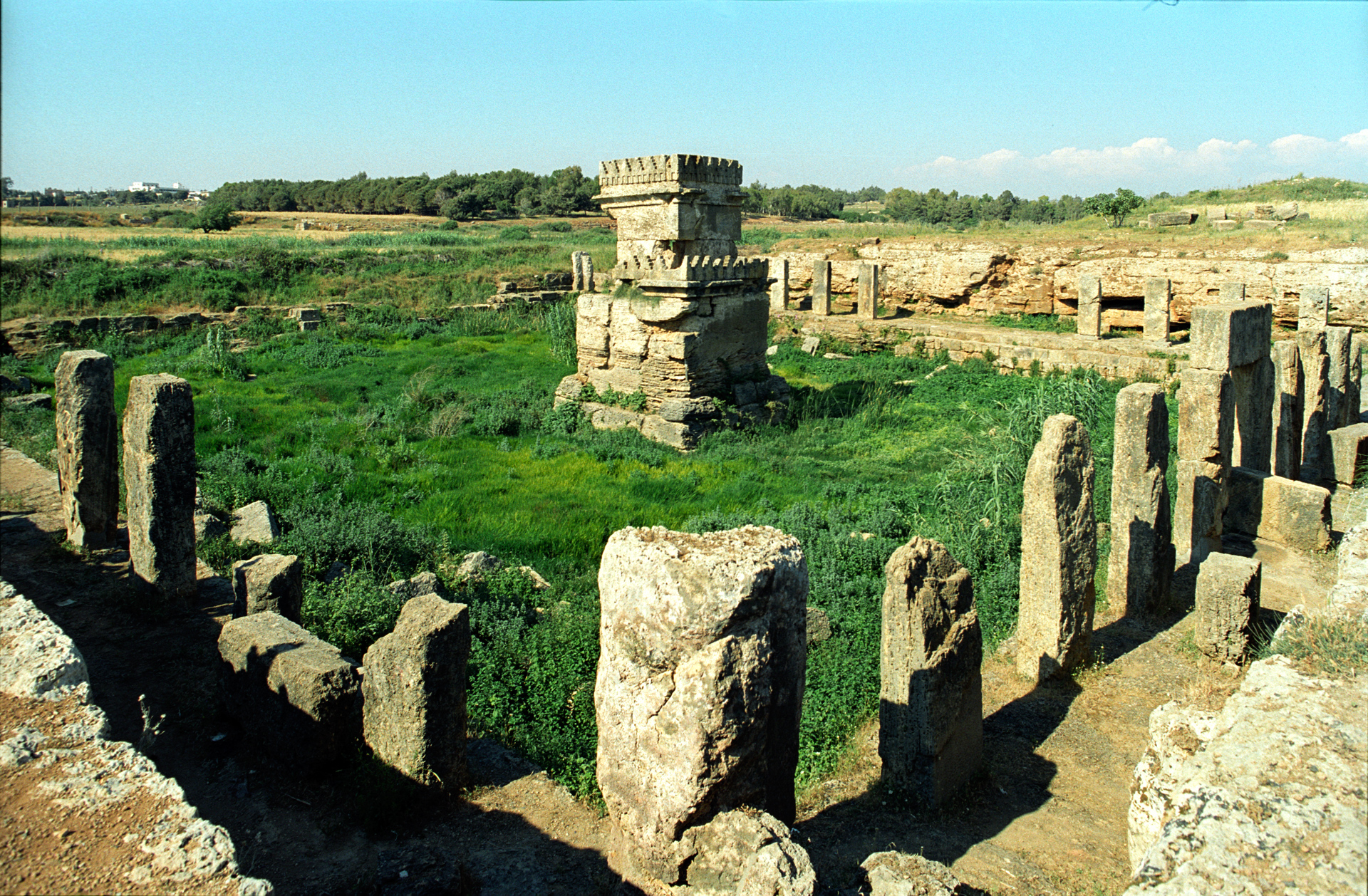 Kuil Fenisia Amrit