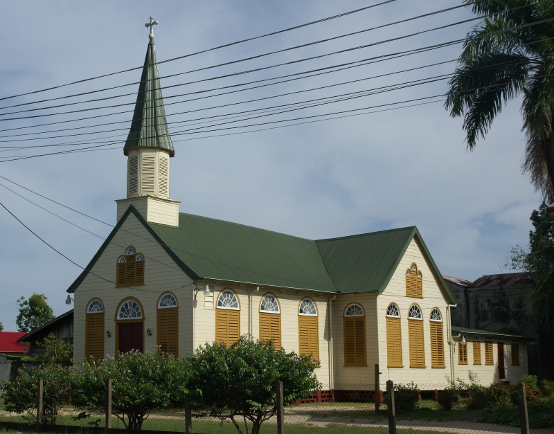 Gereja Hati Kudus di Paramaribo