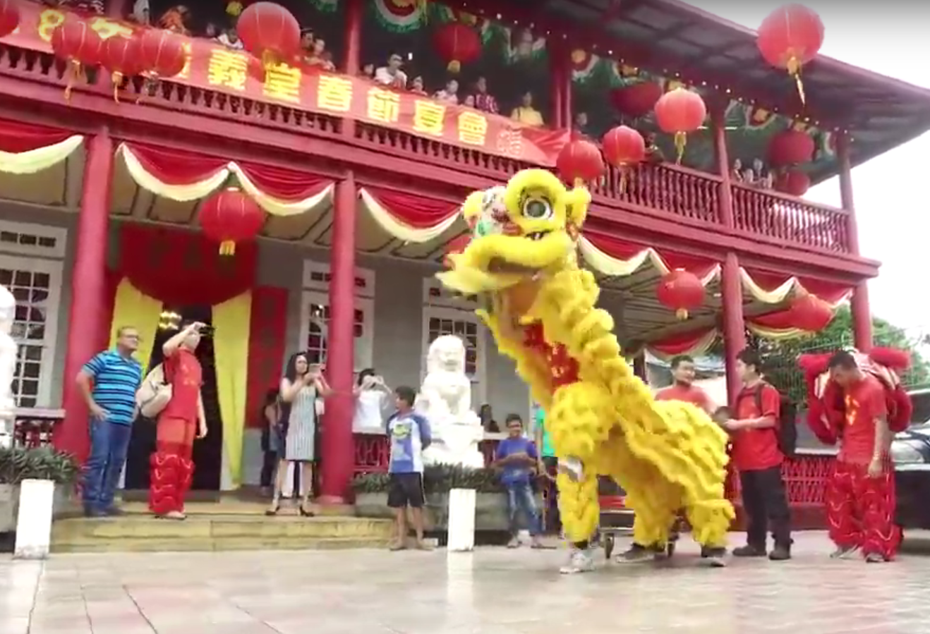 Múa lân tại lễ kỷ niệm Tết Nguyên Đán ở Suriname