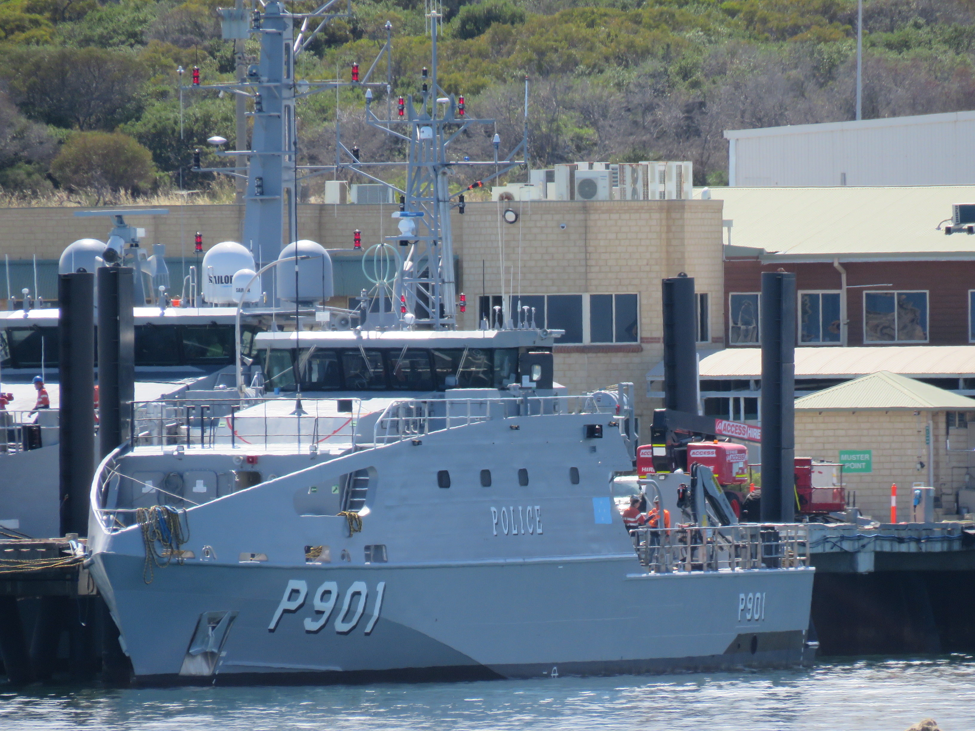 FSS Tosiwo Nakayama, sebuah kapal patroli kelas Guardian milik Sayap Maritim Polisi Nasional FSM.