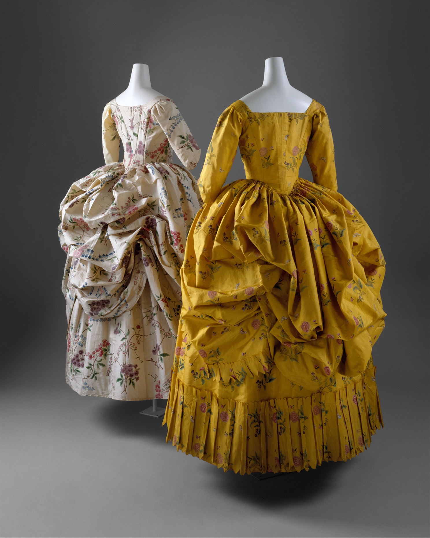伝統的な「ポロネーズ」ドレス、1780年~1785年