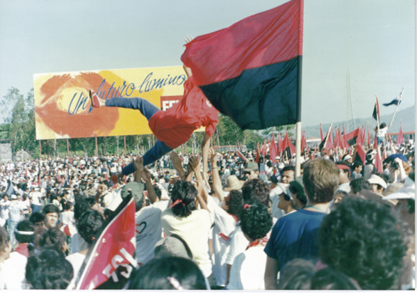 Perayaan ulang tahun ke-10 Revolusi Nikaragua di Managua pada tahun 1989.