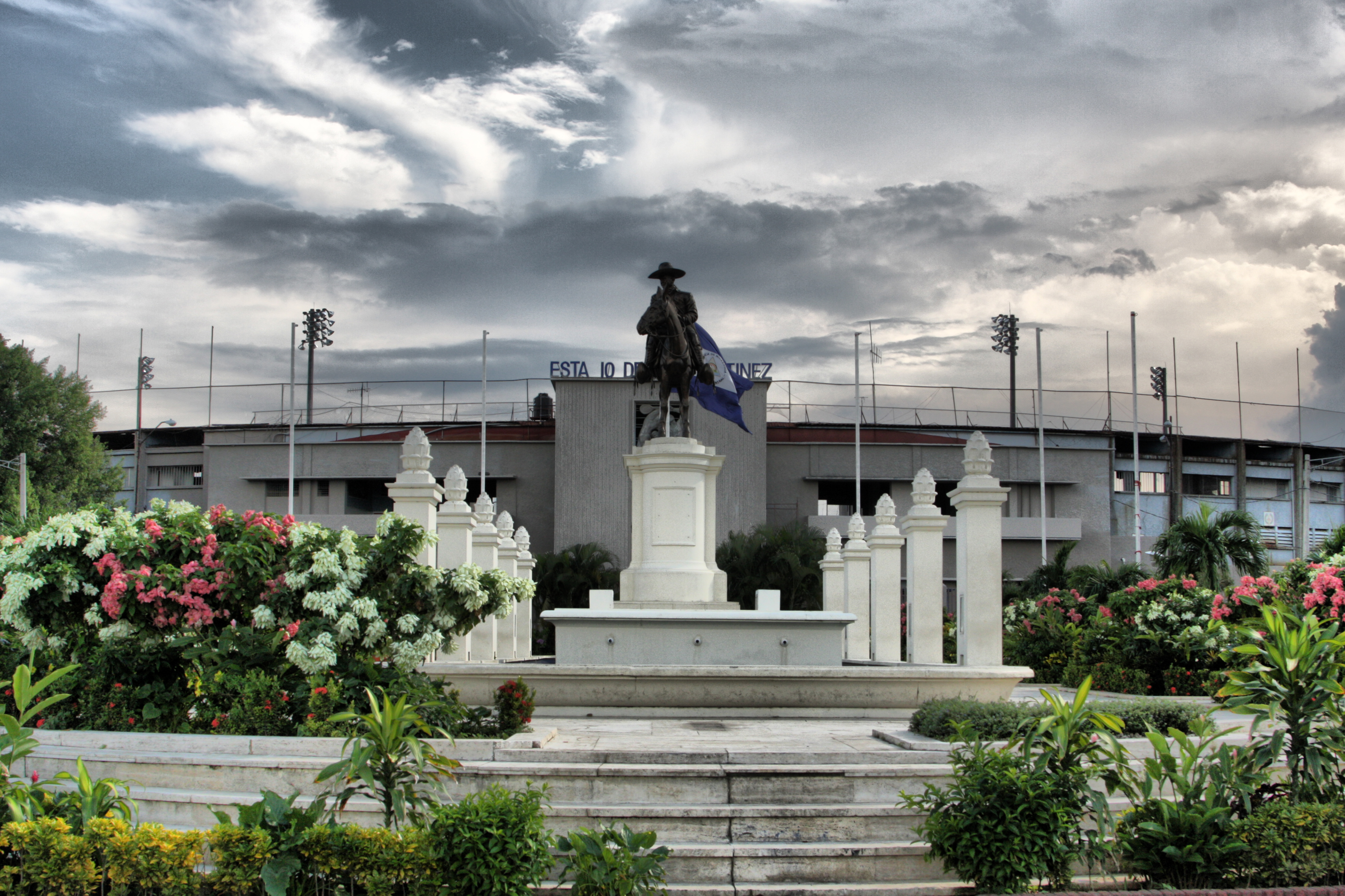 Stadion Nasional Dennis Martínez, stadion luar ruangan utama Nikaragua.
