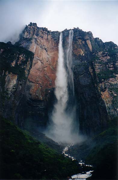 Air Terjun Angel adalah salah satu atraksi wisata utama Venezuela dan air terjun tertinggi di dunia, terletak di Taman Nasional Canaima.