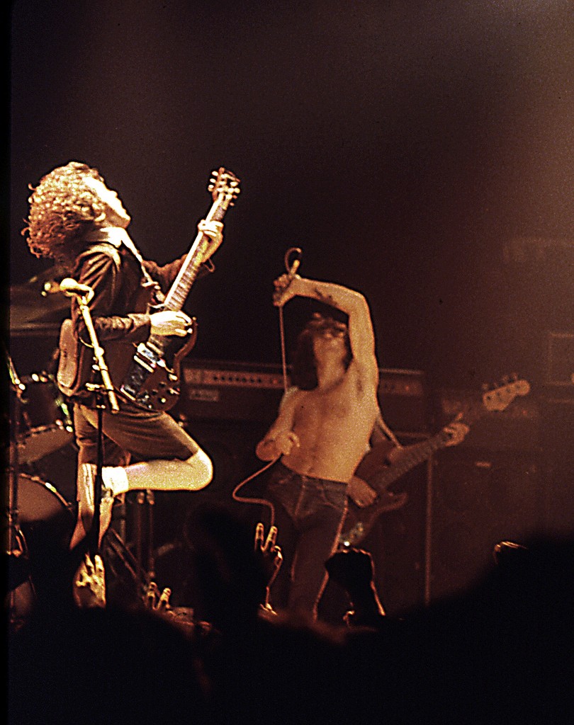 Berasal dari kancah pub rock Australia, AC/DC disenaraikan antara artis muzik terlaris di dunia.