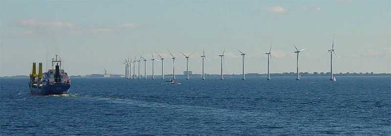 Middelgrunden, sebuah ladang angin lepas pantai dekat Kopenhagen, menunjukkan kepemimpinan Denmark dalam energi terbarukan.