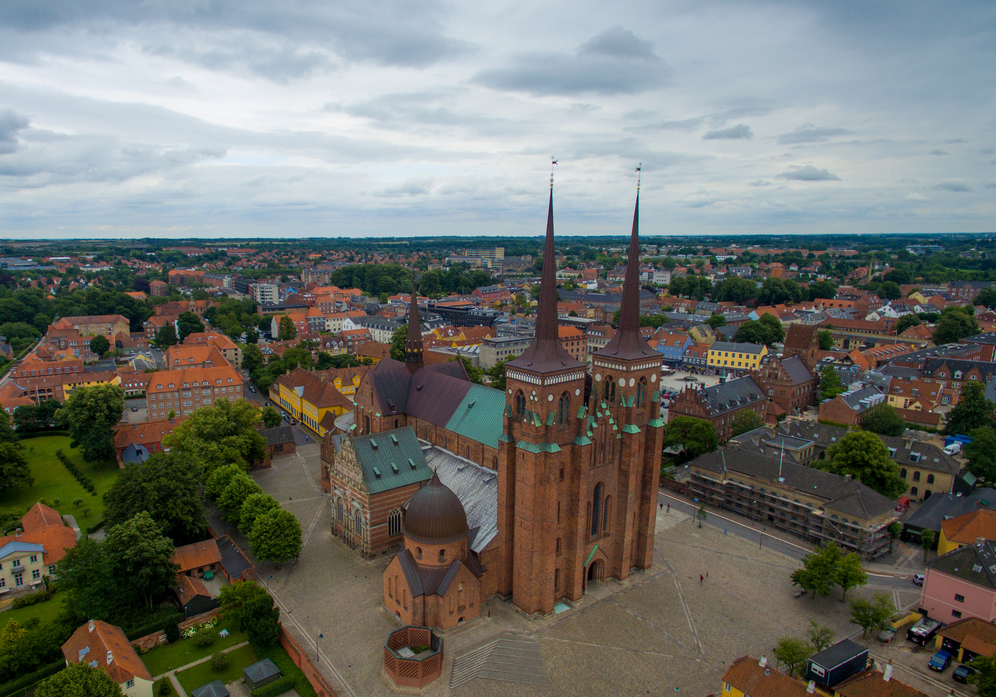 Katedral Roskilde telah menjadi tempat pemakaman keluarga kerajaan Denmark sejak abad ke-15. Pada tahun 1995, katedral ini menjadi Situs Warisan Dunia.
