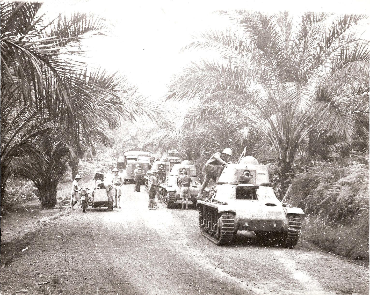 Pertempuran Gabon mengakibatkan Pasukan Kemerdekaan Prancis merebut koloni Gabon dari pasukan Prancis Vichy, 1940