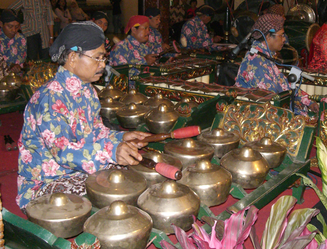Pemain gamelan