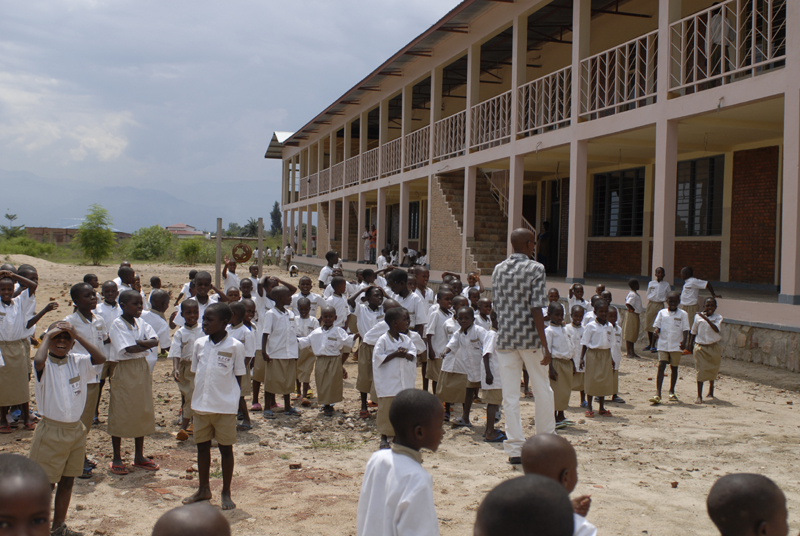 Sekolah Carolus Magnus di Burundi