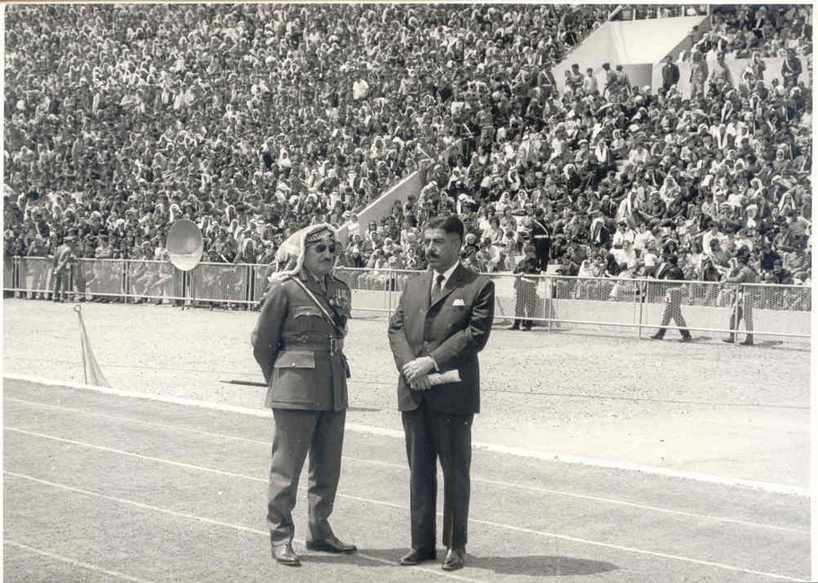 Panglima Angkatan Darat Habis Majali dan Perdana Menteri Wasfi Tal selama parade militer pada tahun 1970, dua tokoh nasional yang sangat dihormati.