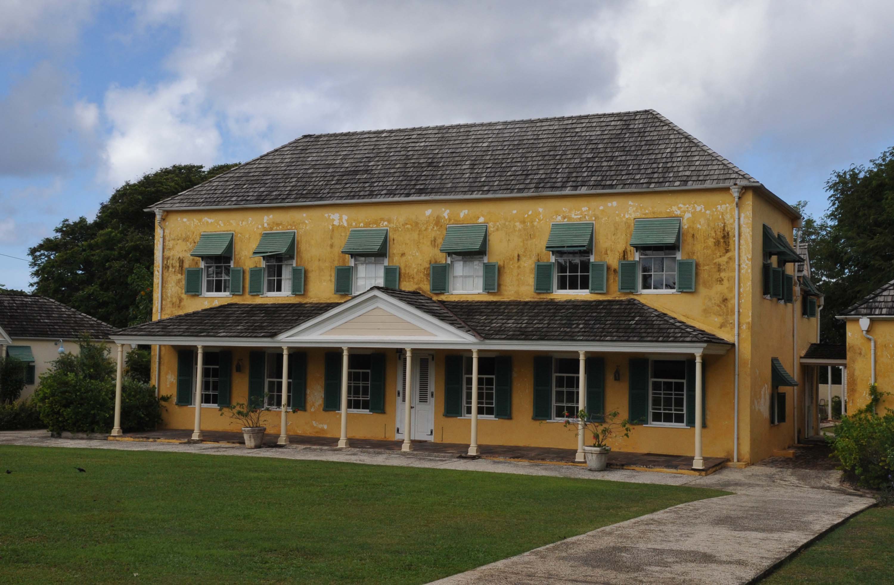 Rumah George Washington dikunjungi oleh George Washington pada tahun 1751, dalam apa yang diyakini sebagai satu-satunya perjalanannya ke luar Amerika Serikat saat ini.