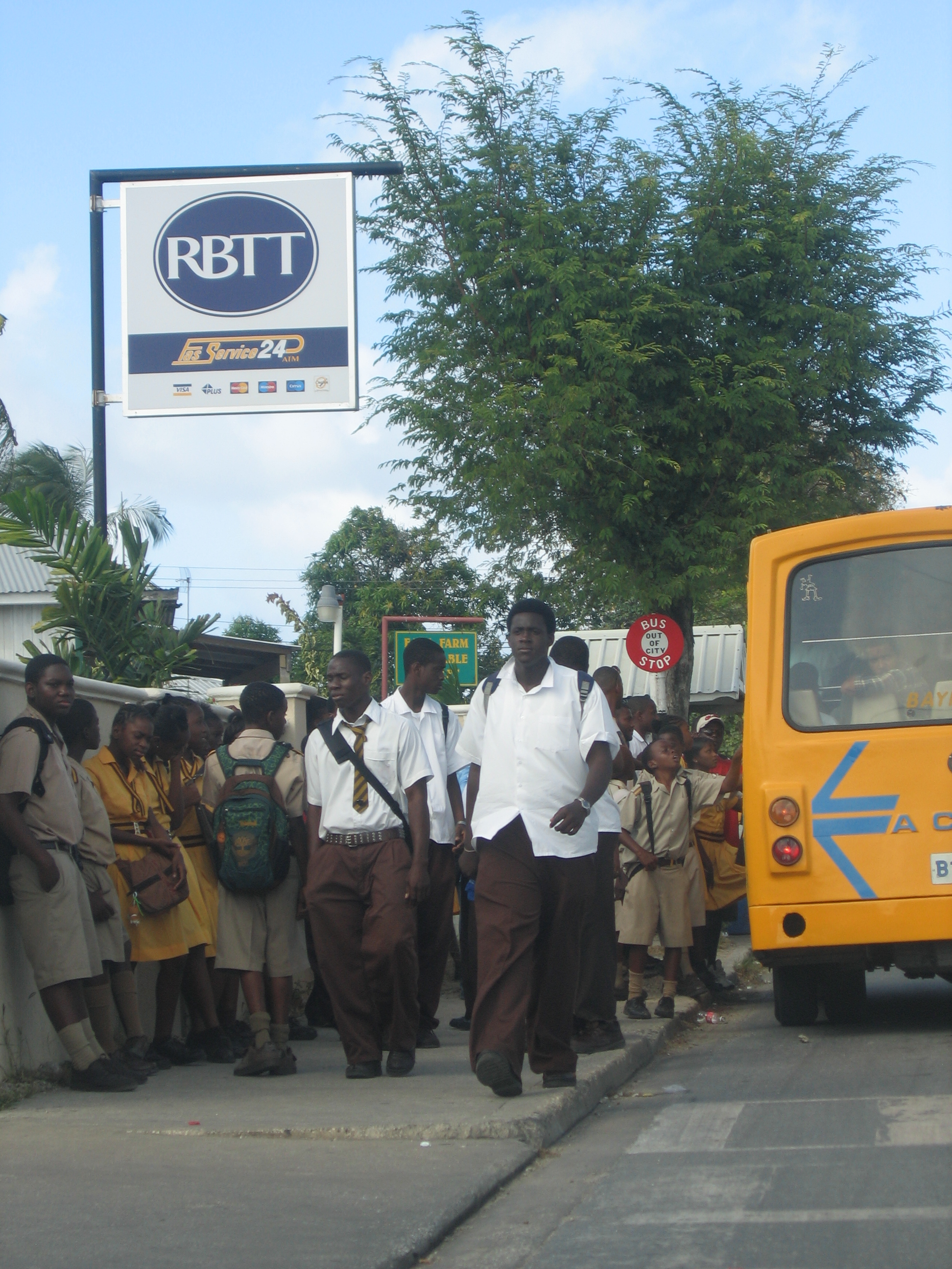 Anak-anak sekolah di Saint Philip, Barbados