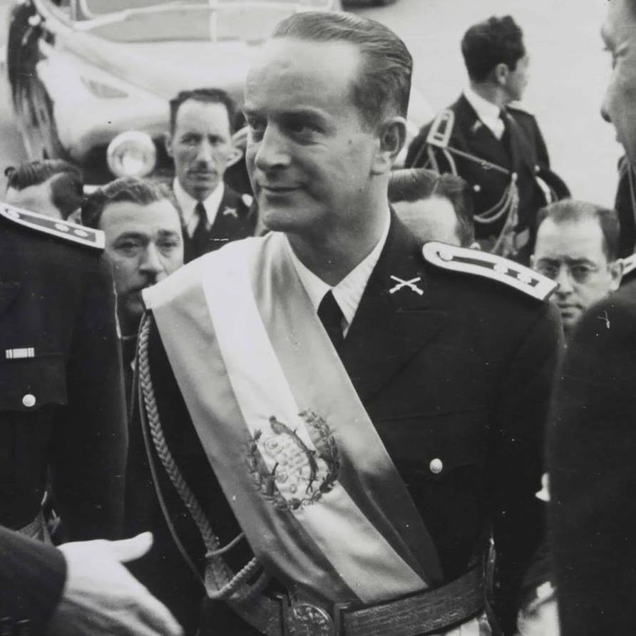 Tổng thống được bầu cử dân chủ của Guatemala Jacobo Árbenz đã bị lật đổ trong một cuộc đảo chính do CIA lên kế hoạch. Công ty Trái cây Hoa Kỳ đã vận động hành lang Hoa Kỳ để lật đổ ông.