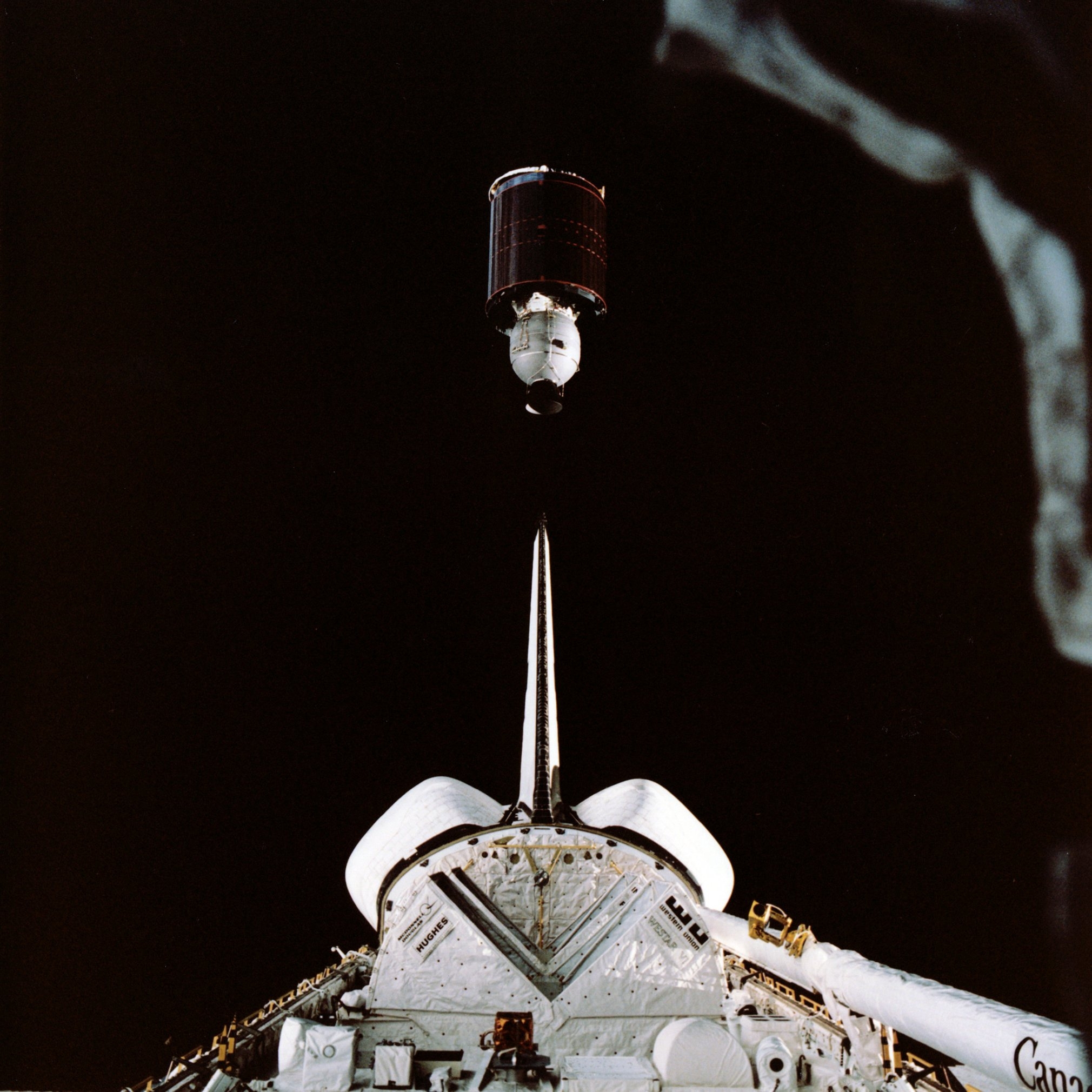 Pelancaran satelit Palapa pada tahun 1984.