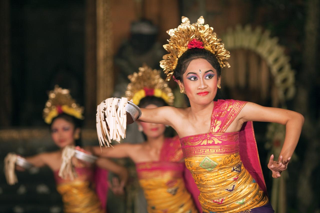 Tarian Pendet Bali