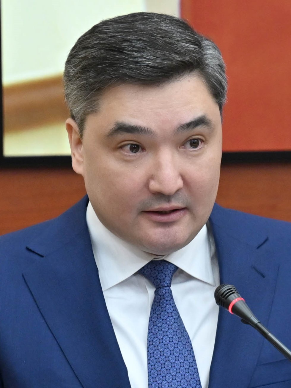 オルジャス・ベクテノフ首相
