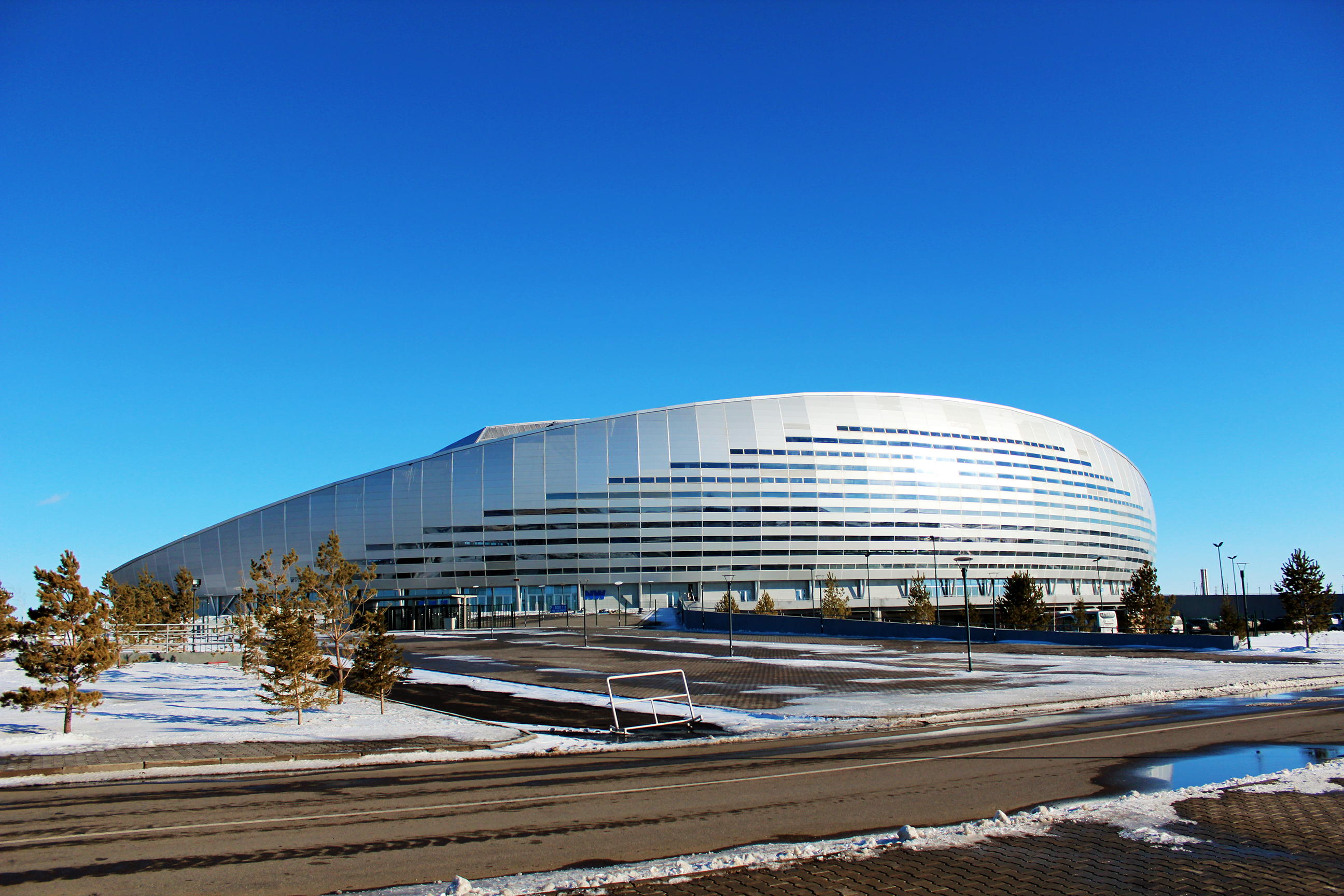 Astana Arena khai trương năm 2009.