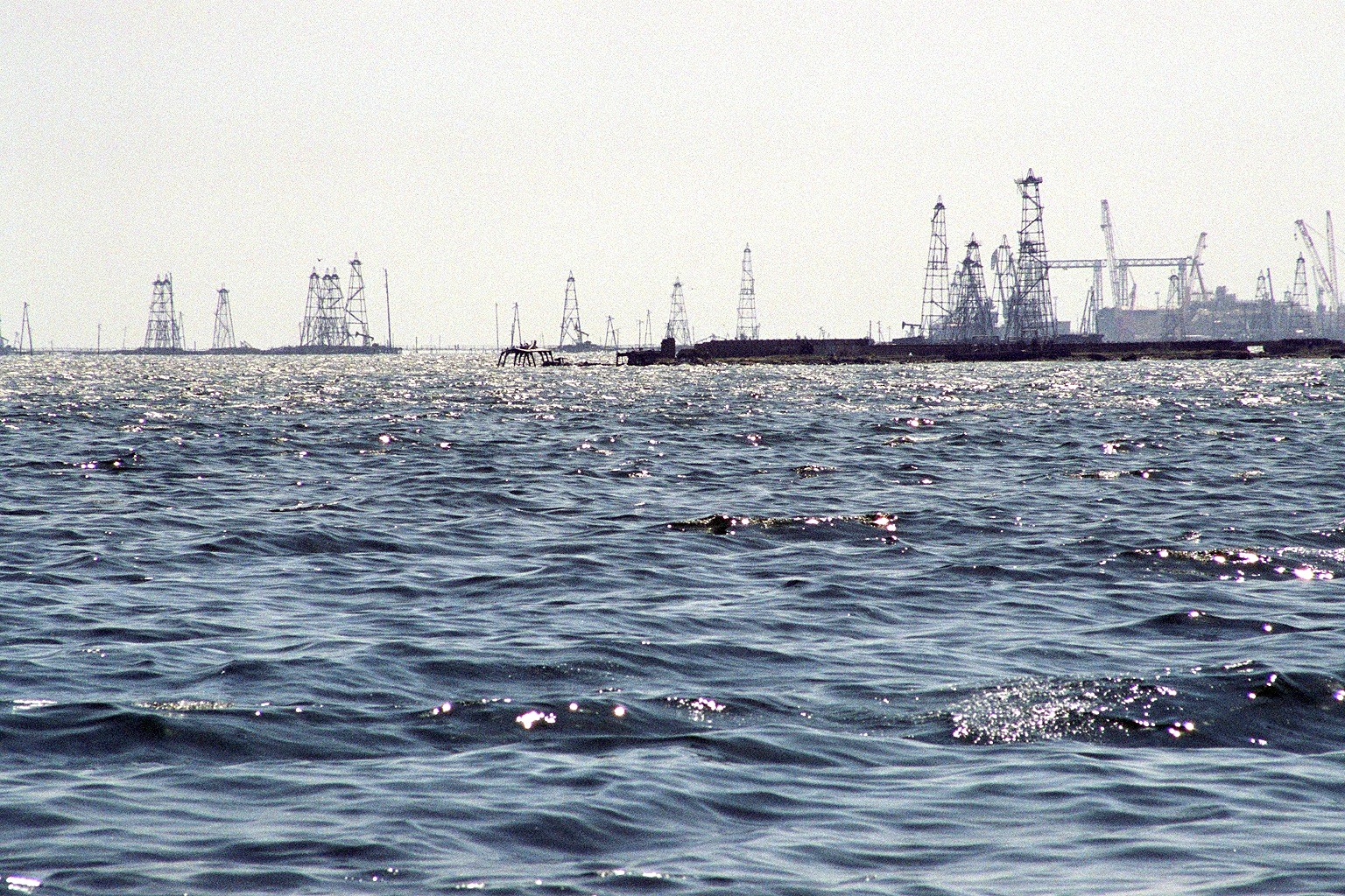 Oil Rocks (Neft Daşları) dekat Baku