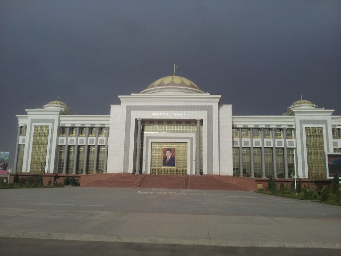 Istana Ruhyýet Wilayah Lebap di Türkmenabat.