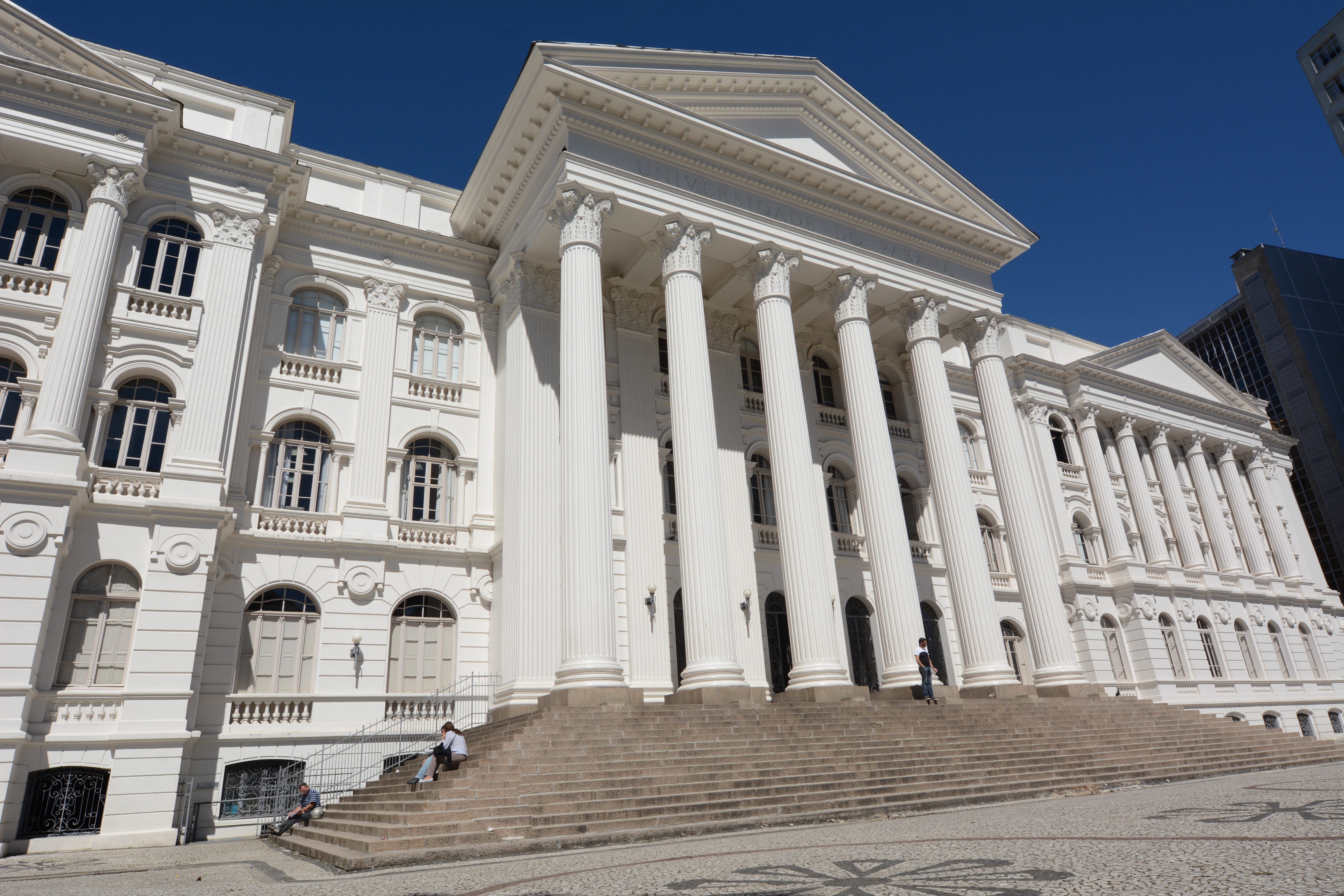 クリチバにあるパラナ連邦大学の歴史的建造物。ブラジルで最も古い大学の一つ。