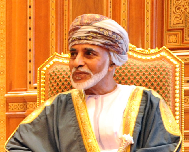 Sultan Qaboos bin Said, yang pemerintahannya menyaksikan peningkatan taraf hidup dan pembangunan, pemansuhan perhambaan, berakhirnya Pemberontakan Dhofar, dan penggubalan perlembagaan Oman