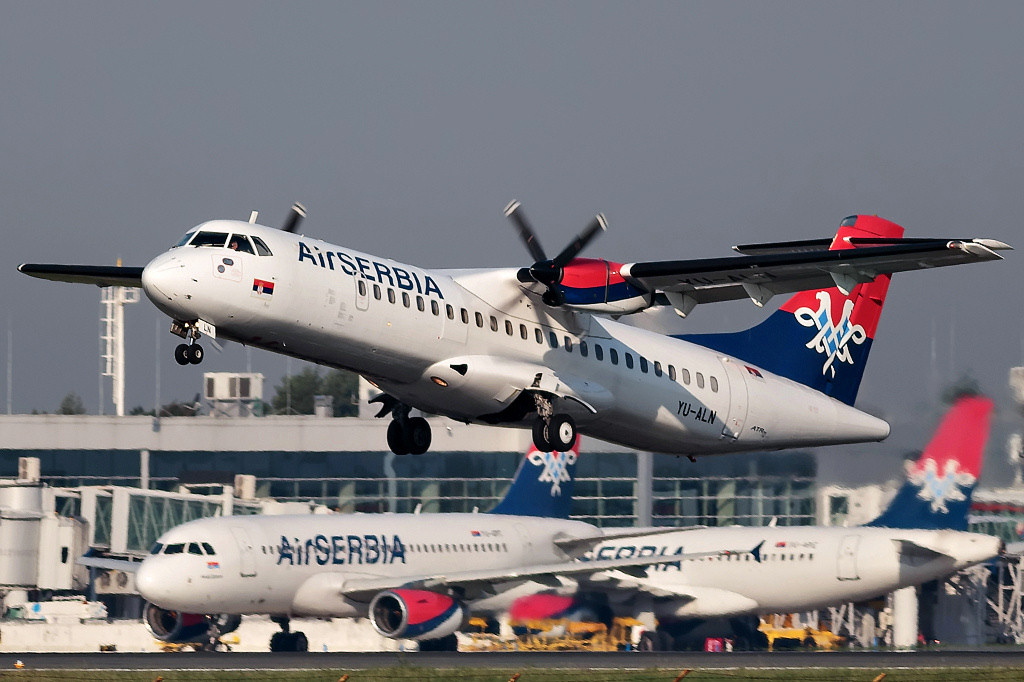 Pesawat Air Serbia lepas landas dari Bandara Nikola Tesla Beograd